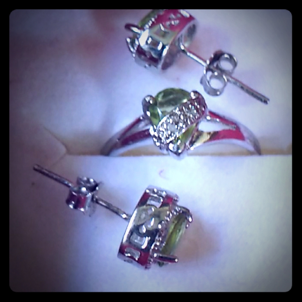 Peridot diamond silver ring and necklace set